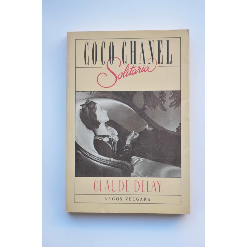 Coco Chanel solitaria