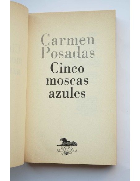 Cinco moscas azules