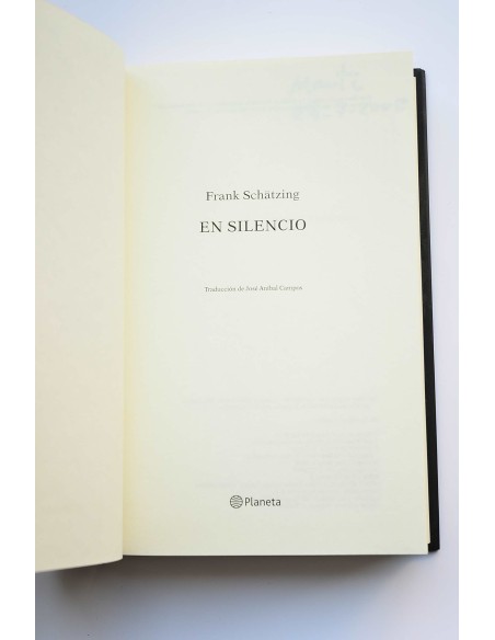 En silencio