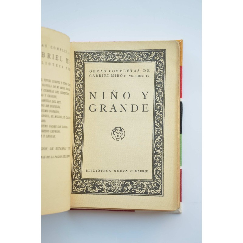 Niño y grande