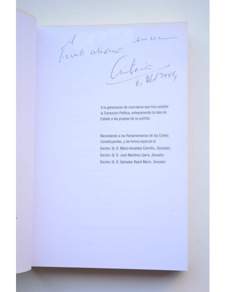 A Dios rogando y con el mazo dando