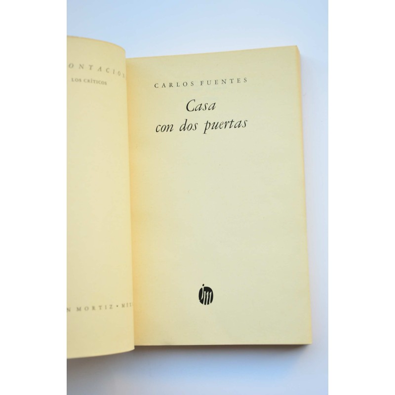 Casa con dos puertas