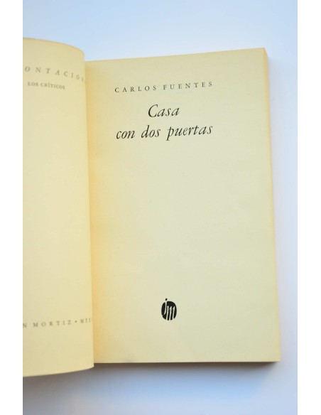 Casa con dos puertas