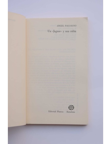 Un jaguar y una rubia