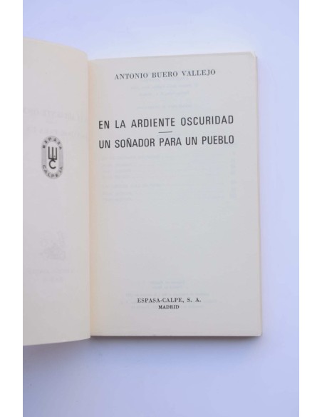En la ardiente oscuridad - Un soñador para un pueblo
