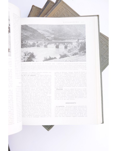Geografía de España. Presencia y potencia del suelo y del pueblo español