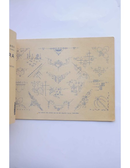 Album de fantasía y motivos de lencería para bordar, nº 3