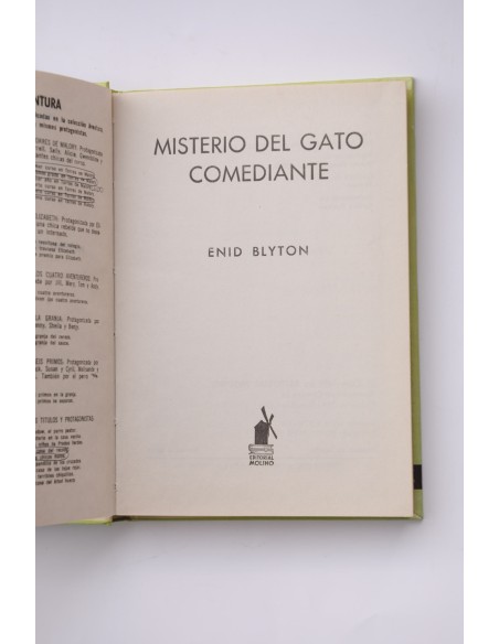 Misterio del gato comediante