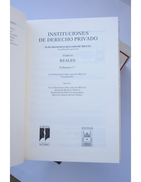 Instituciones de derecho privado. Reales