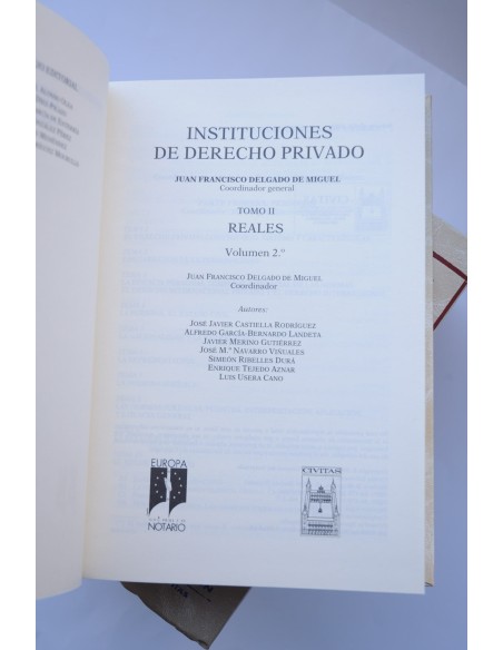 Instituciones de derecho privado. Reales