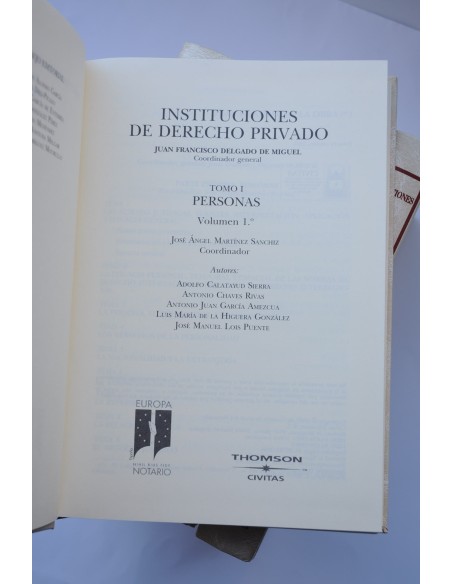 Instituciones de derecho privado. Personas
