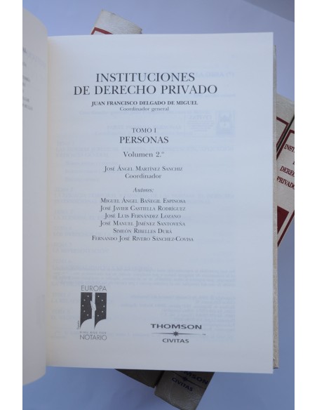 Instituciones de derecho privado. Personas