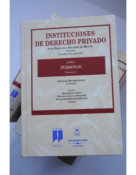 Instituciones de derecho privado. Personas