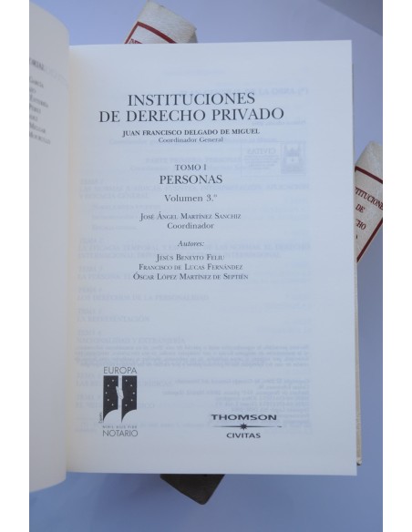 Instituciones de derecho privado. Personas