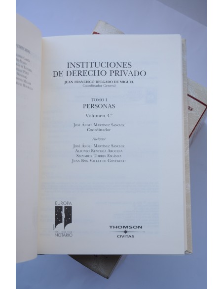 Instituciones de derecho privado. Personas