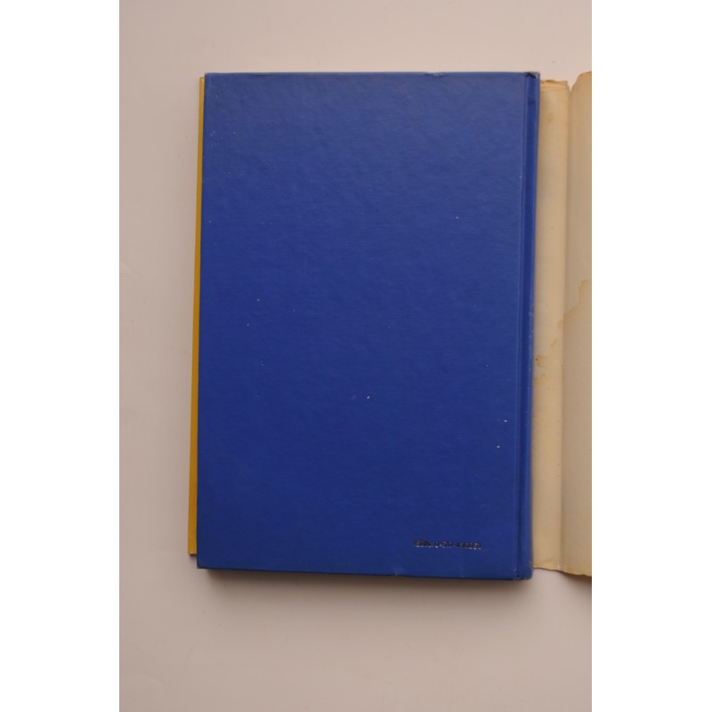 Encyclopedia of dogs & puppies : all you need...
