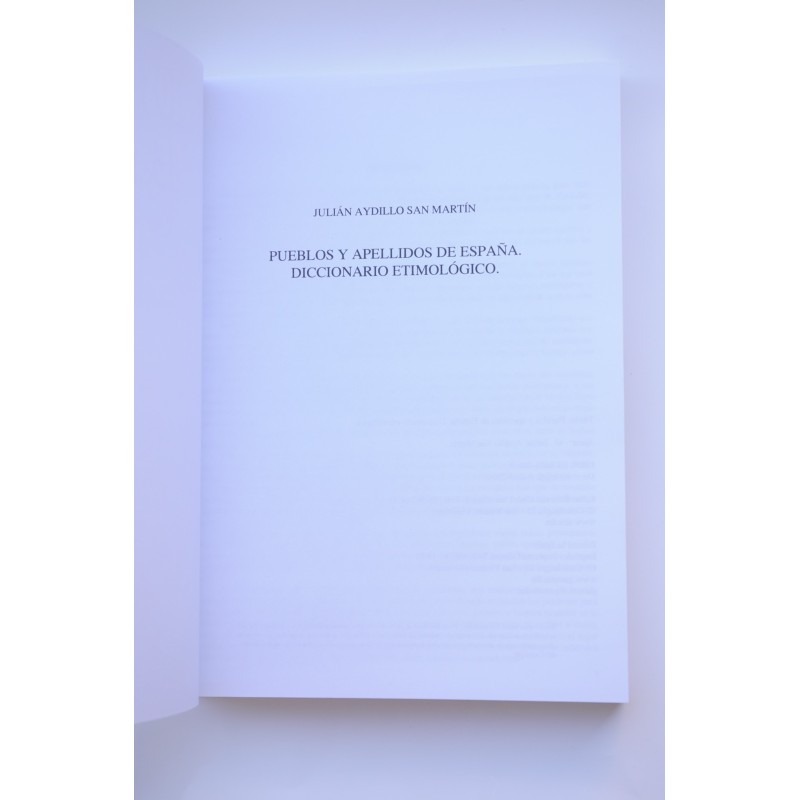 Pueblos y apellidos de España. Diccionario...