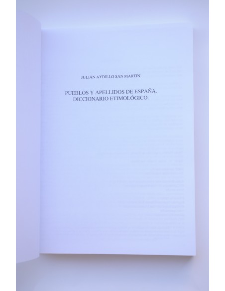 Pueblos y apellidos de España. Diccionario etimológico