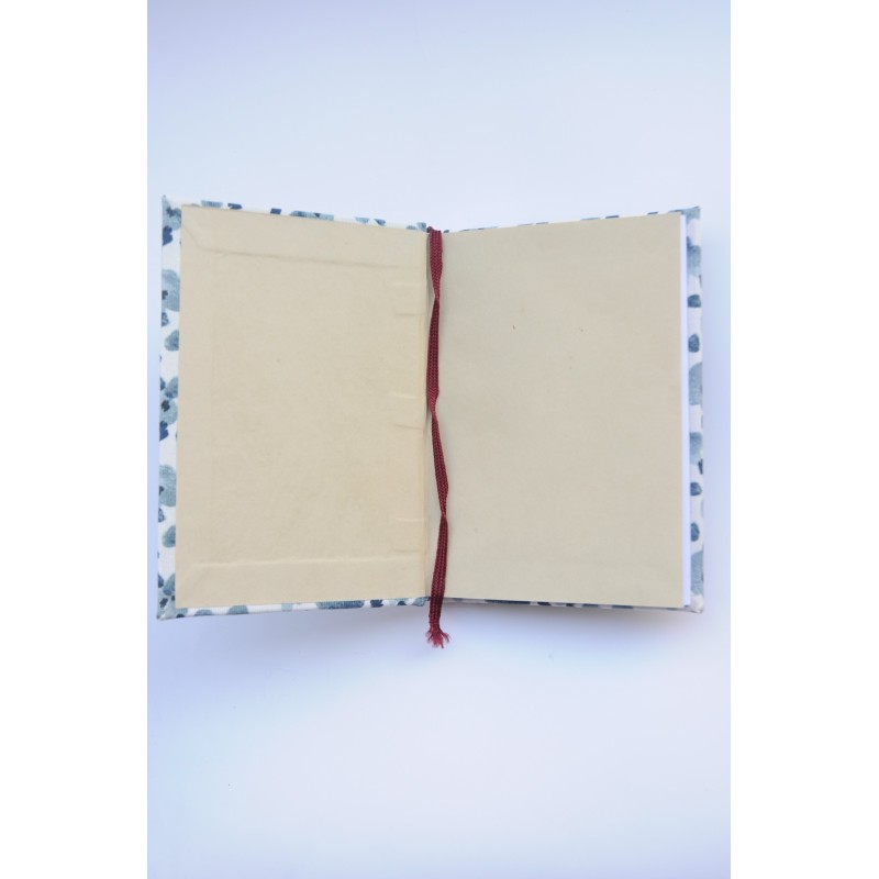 Libreta Artesana Florecitas grises