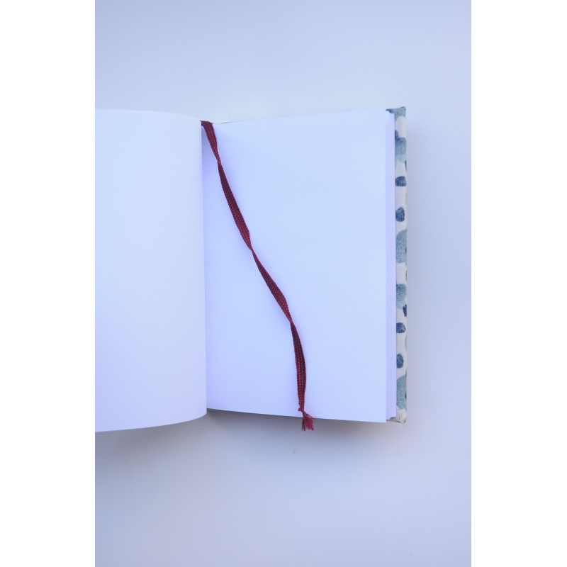 Libreta Artesana Florecitas grises