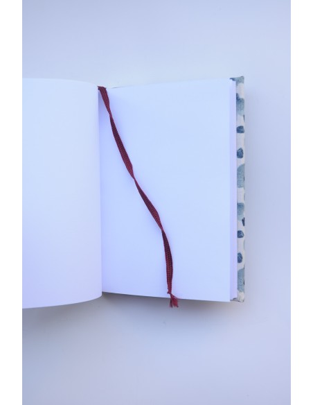 Libreta Artesana Florecitas grises