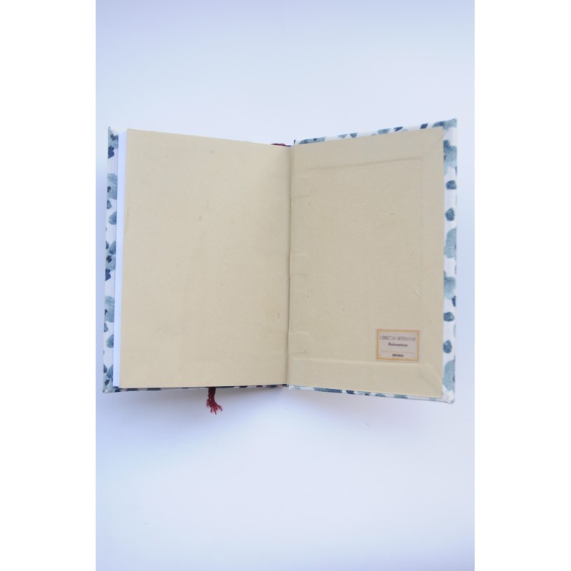 Libreta Artesana Florecitas grises