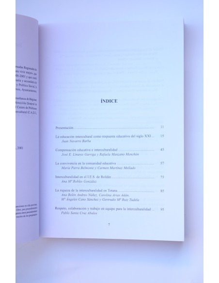 Encuentro entre culturas. Convivir para poder vivir