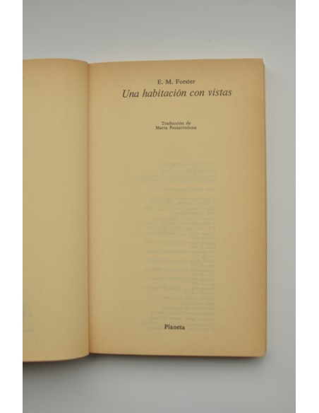 Una habitación con vistas