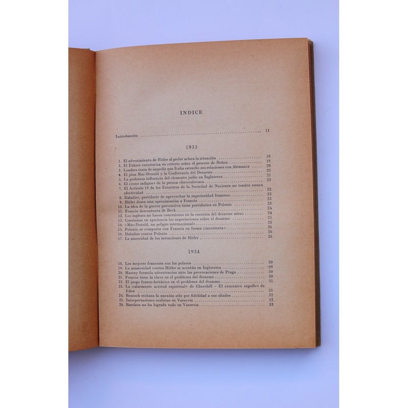 La política europea desde 1933 a 1938 reflejada...