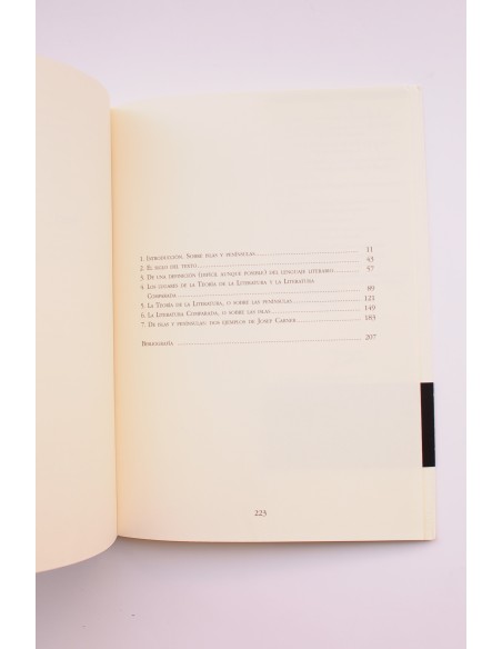 Sobre islas y penínsulas. Ensayo de teoría de la literatura y la literatura comparada