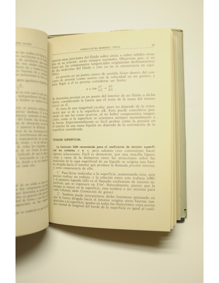 Nomenclatura moderna de física y química