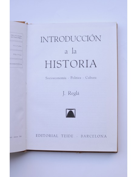 Introducción a la historia : socioeconomía, política, cultura