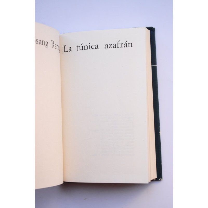 La túnica azafrán