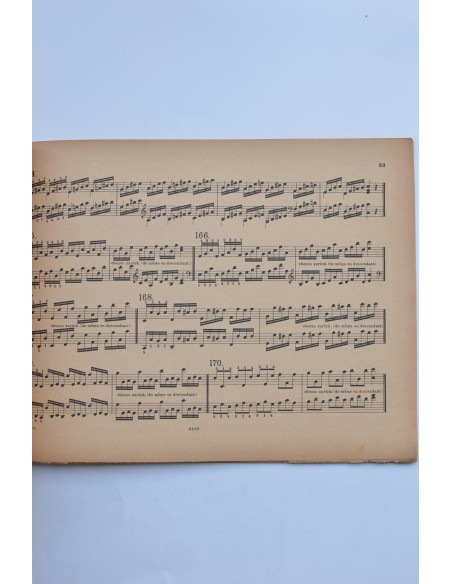 Collection d'exercices de gammes et de passages pour piano