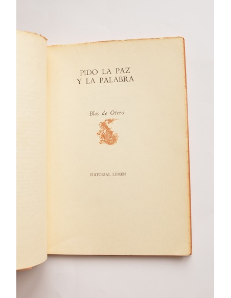 Pido la paz y la palabra