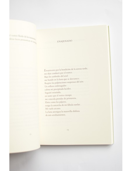 Jardín de ortigas (antología poética)