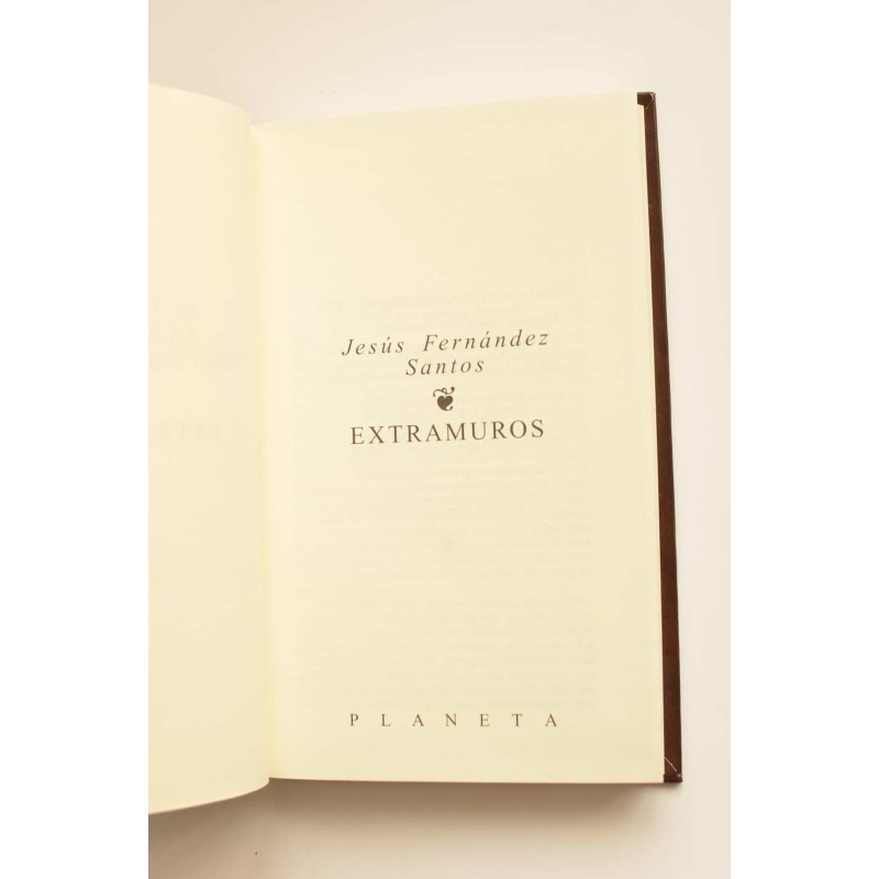 Extramuros