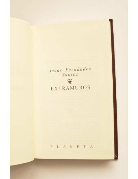 Extramuros