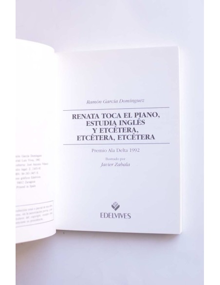 Renata toca el piano, estudia inglés y etcétera, etcétera, etcétera