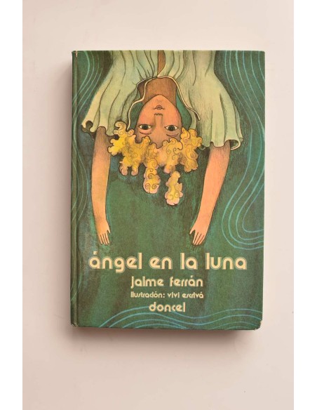Ángel en la luna