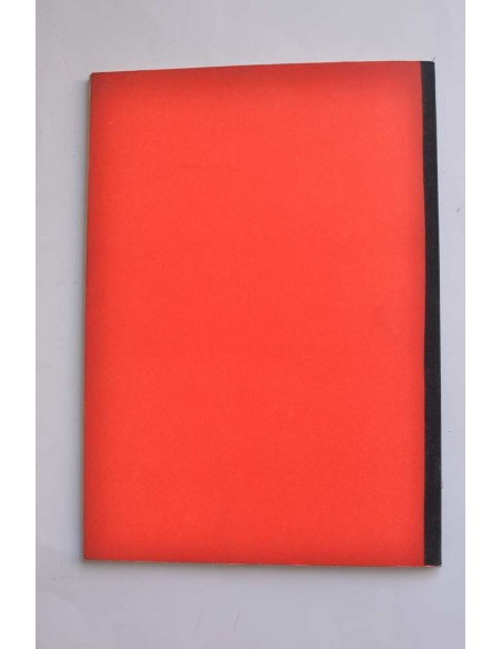 Calorímetro diferencial y controlador de temperatura para medidas de energía almacenada en haluros alcalinos irradiados