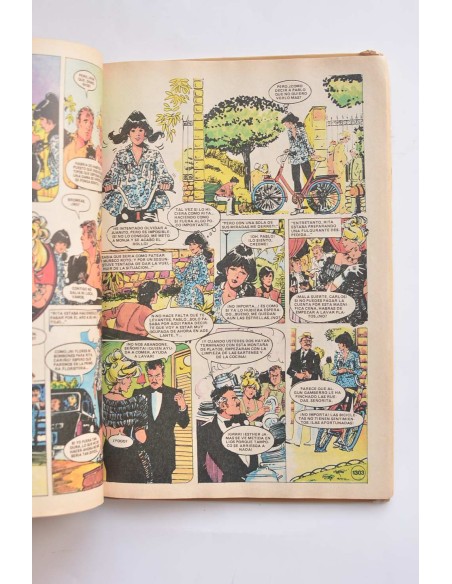 Esther y su mundo -  Candy - Modelo en apuros - La familia feliz - Gina