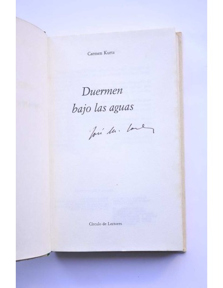 Duermen bajo las aguas