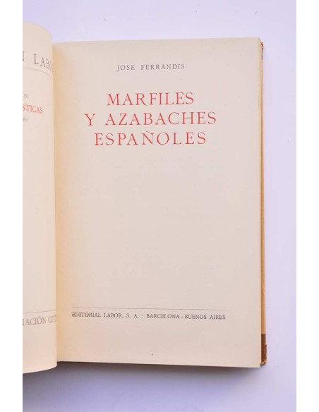 Marfiles y azabaches españoles