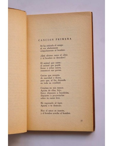 El hombre acecha , Otros poemas ,  Cancionero y...
