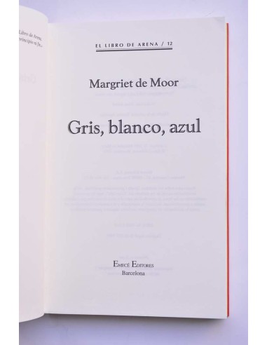 Gris, blanco, azul