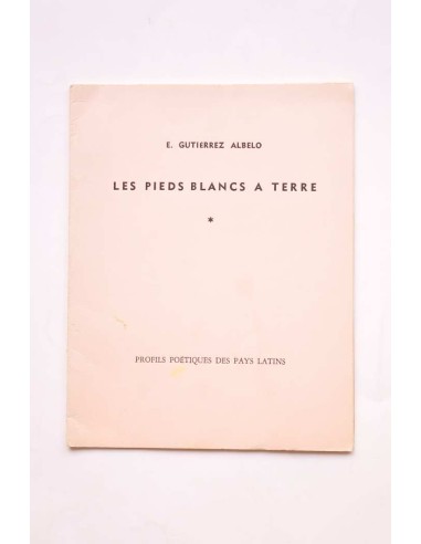 Les pieds blancs a terre