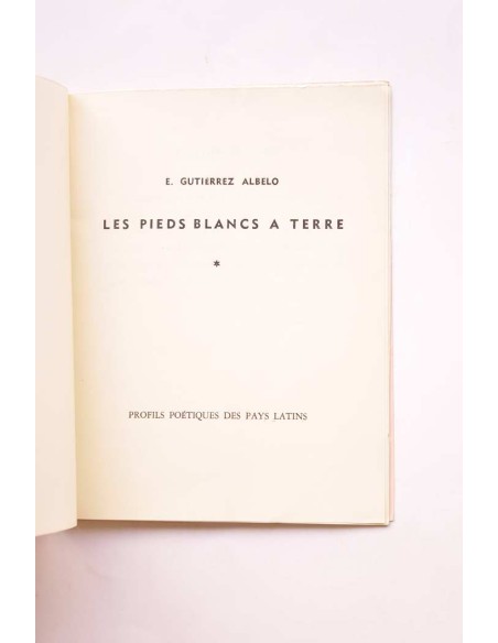 Les pieds blancs a terre
