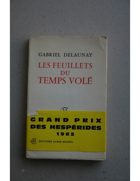 Les feuillets du temps volé : essais