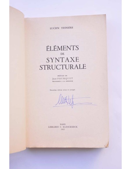 Éléments de syntaxe structurale